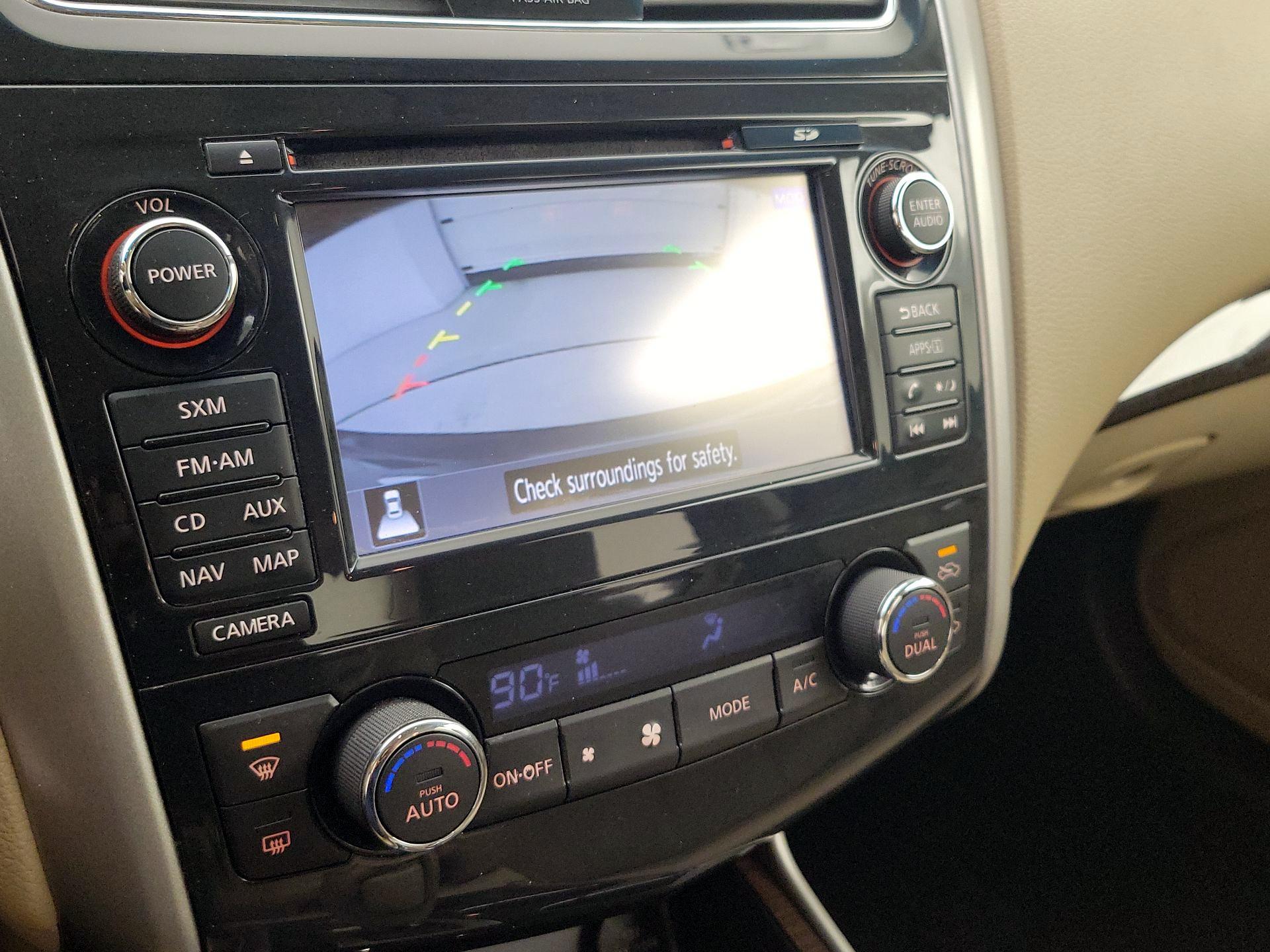 Thumbnail: 2015 Nissan Altima - 15