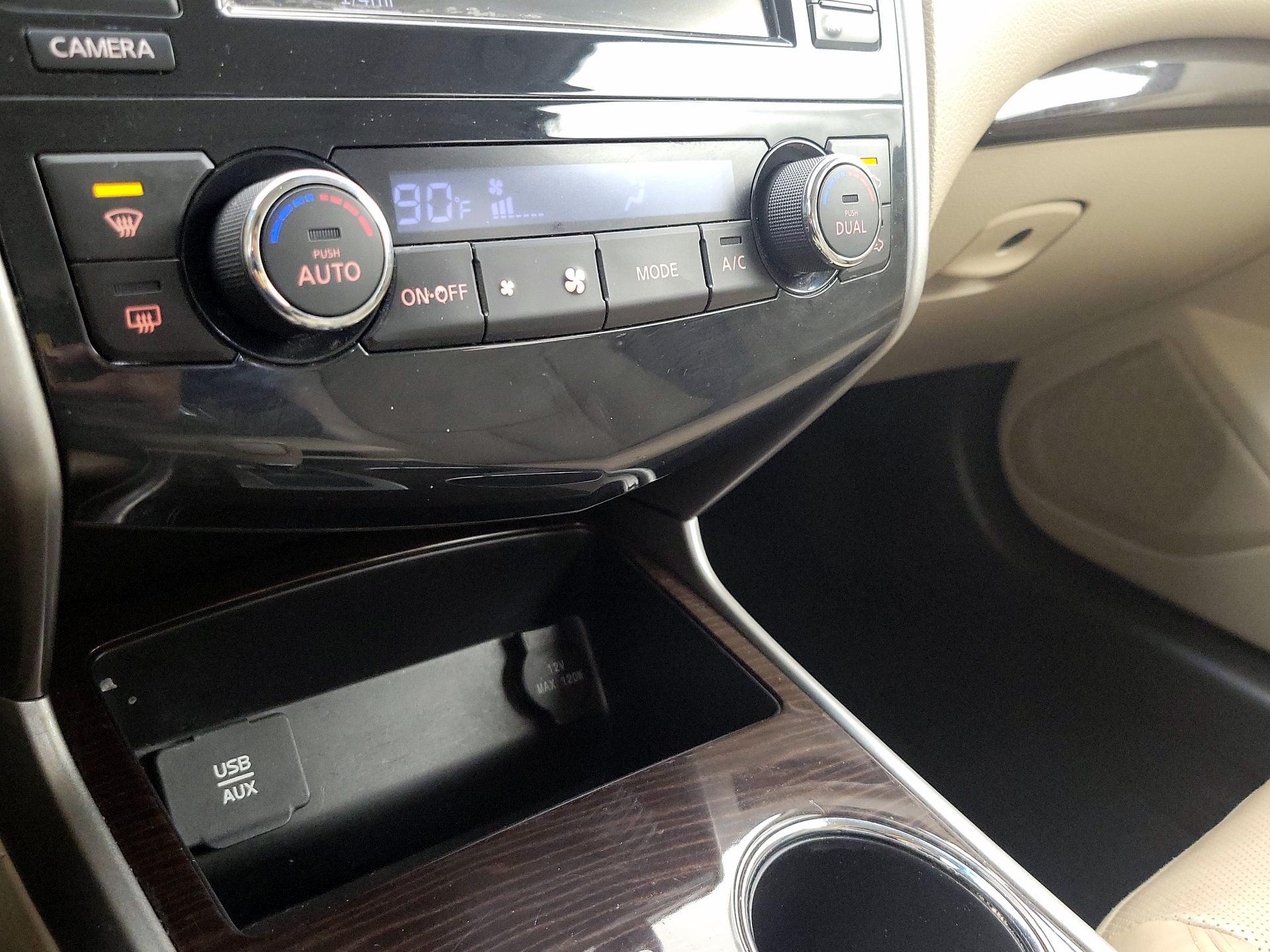 Thumbnail: 2015 Nissan Altima - 17