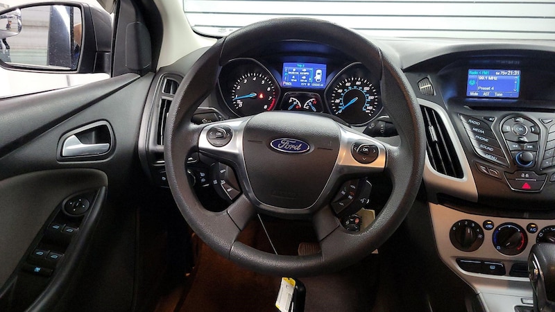 2013 Ford Focus SE 10