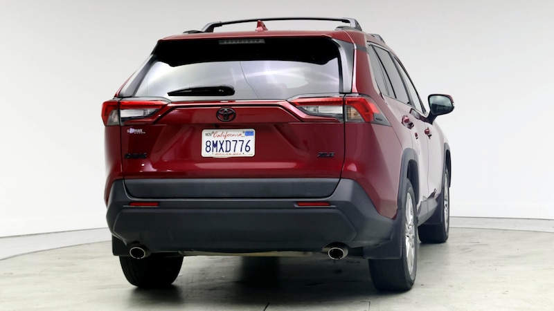 2020 Toyota RAV4 XLE Premium 8