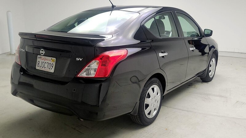 2019 Nissan Versa SV 5