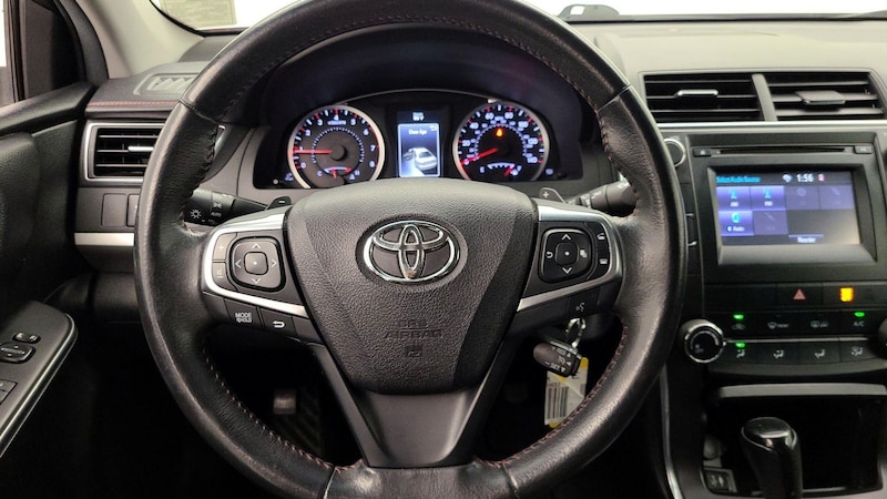 2017 Toyota Camry SE 10