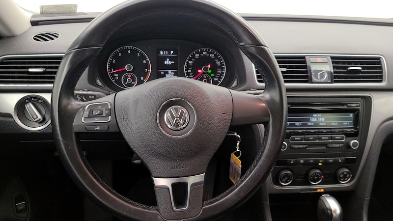 2014 Volkswagen Passat Wolfsburg Edition 10