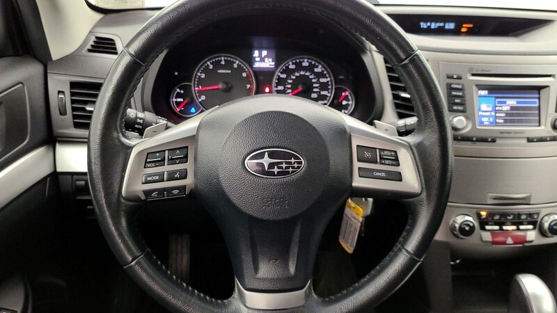 2013 Subaru Outback Premium 10