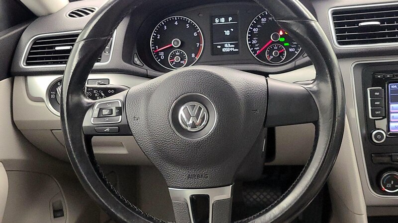 2015 Volkswagen Passat Limited Edition 10