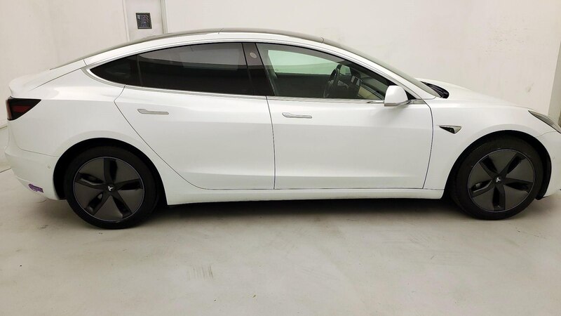 2018 Tesla Model 3 Mid Range 4