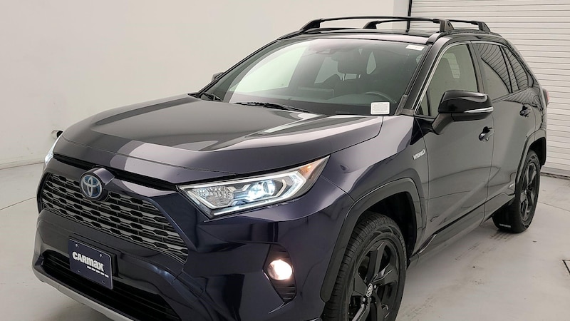 2019 Toyota RAV4 XSE 3