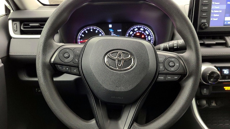 2019 Toyota RAV4 XLE 10