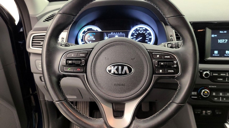 2017 Kia Niro LX 10