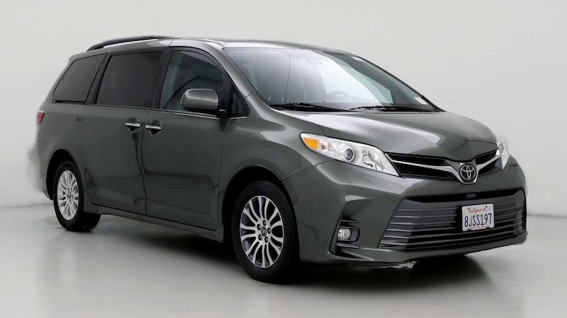 2019 Toyota Sienna XLE Hero Image