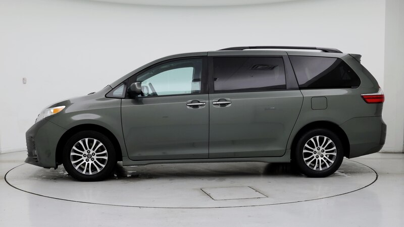 2019 Toyota Sienna XLE 3