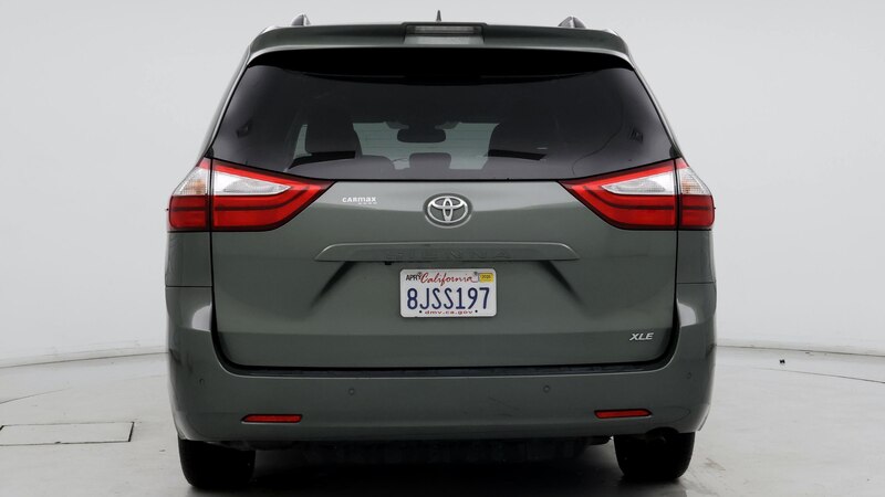 2019 Toyota Sienna XLE 6