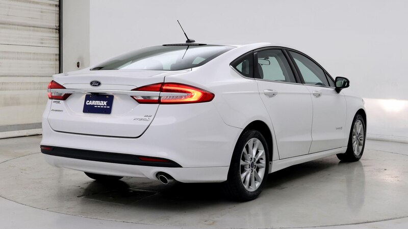 2017 Ford Fusion SE 8