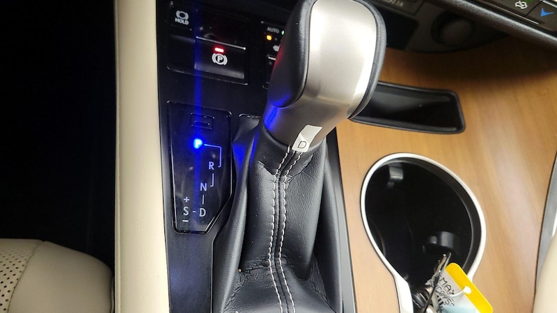 2022 Lexus RX Hybrid 450h 17