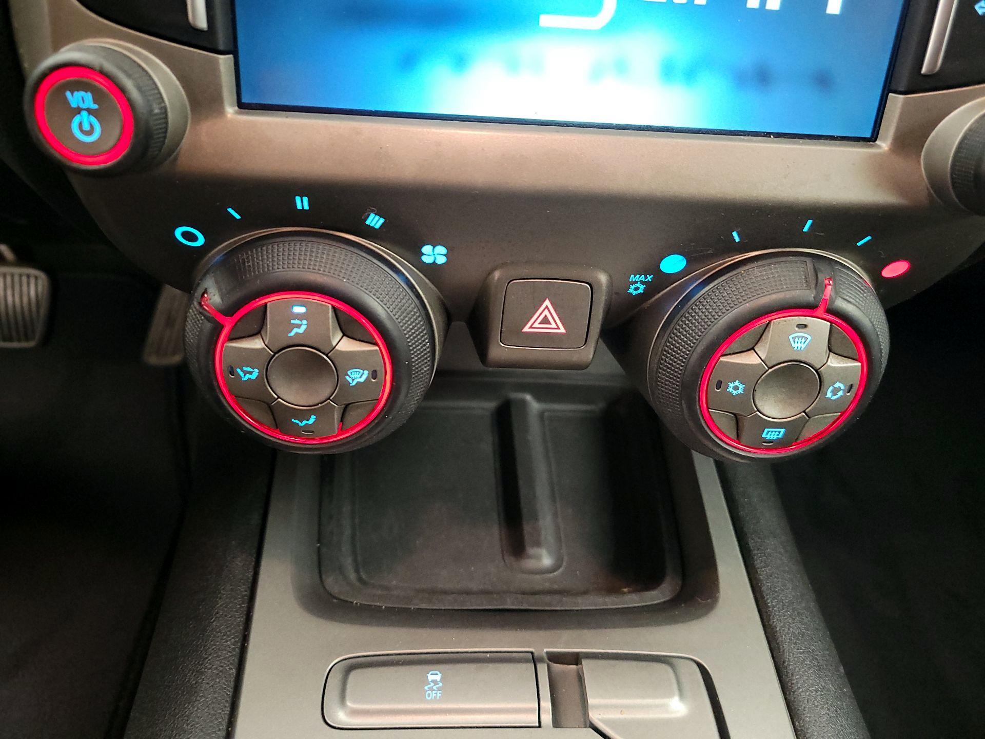 Thumbnail: 2014 Chevrolet Camaro - 16