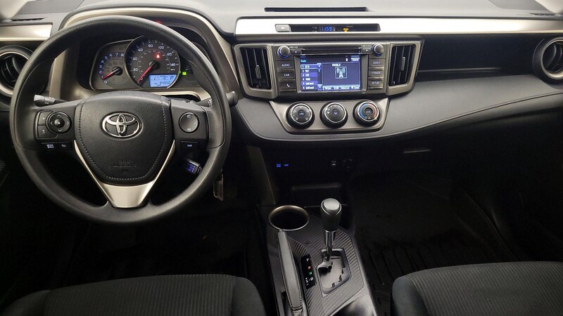 2015 Toyota RAV4 LE 9