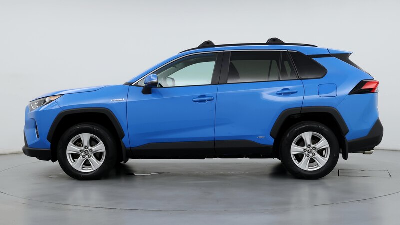 2021 Toyota RAV4 XLE 3