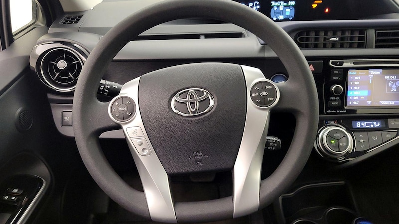 2016 Toyota Prius c Three 10