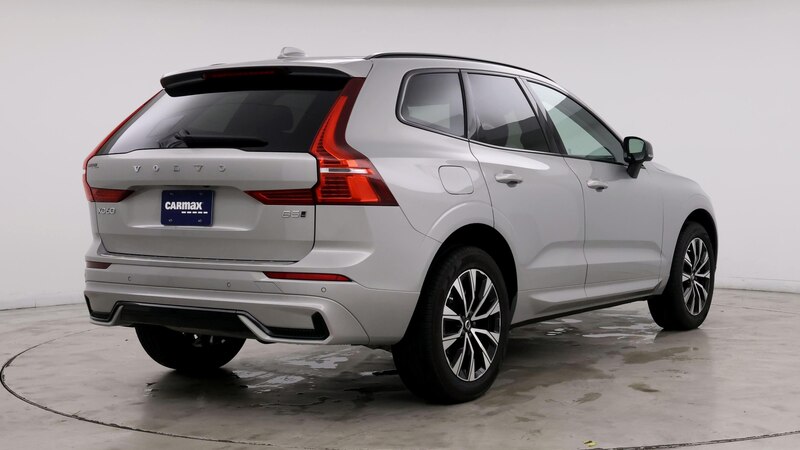 2024 Volvo XC60 B5 Core 8