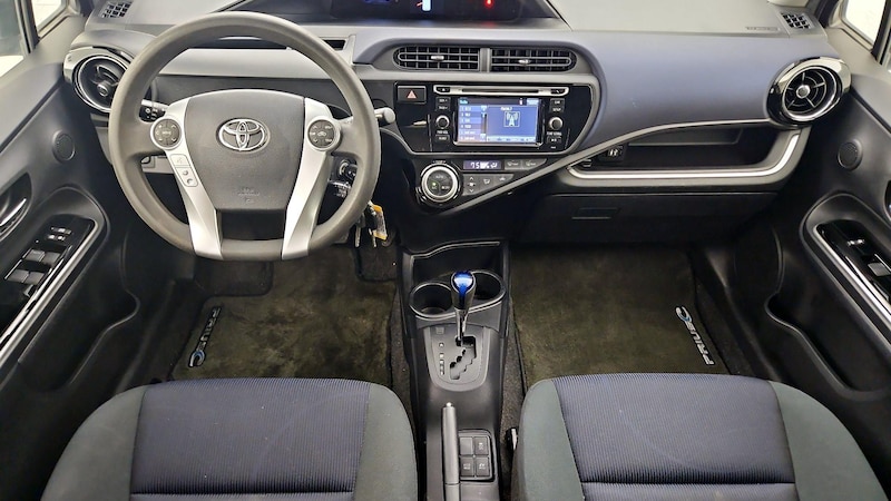 2016 Toyota Prius c Two 9