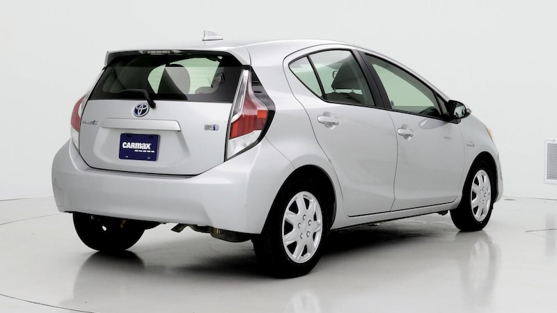 2016 Toyota Prius c Two 8