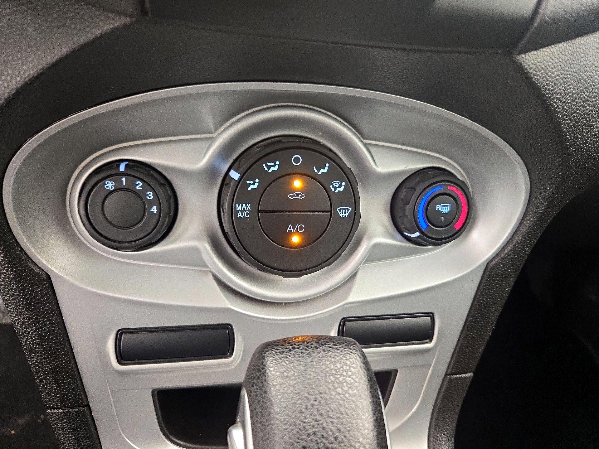 Thumbnail: 2019 Ford Fiesta - 16
