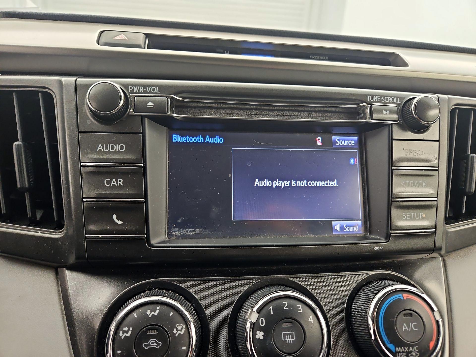 Thumbnail: 2015 Toyota RAV4 - 15