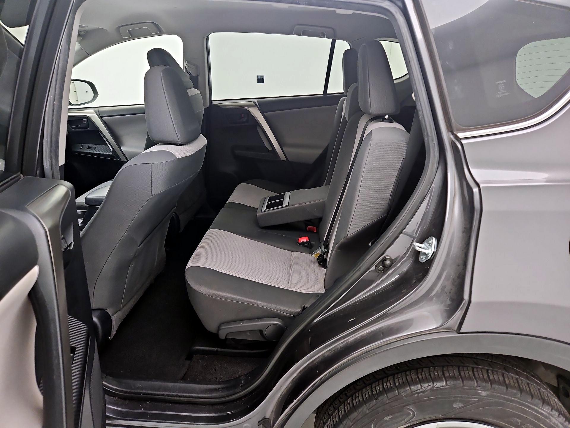 Thumbnail: 2015 Toyota RAV4 - 19