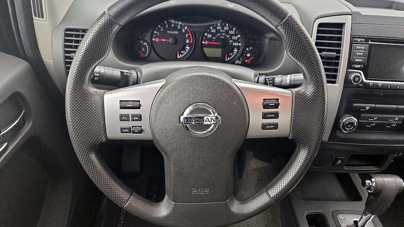 2017 Nissan Frontier SV 10