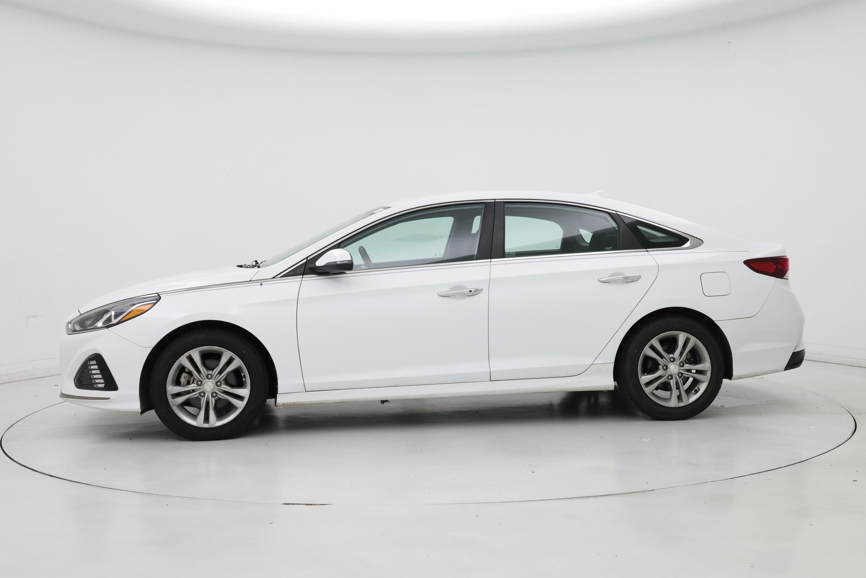 Thumbnail: 2019 Hyundai Sonata - 3
