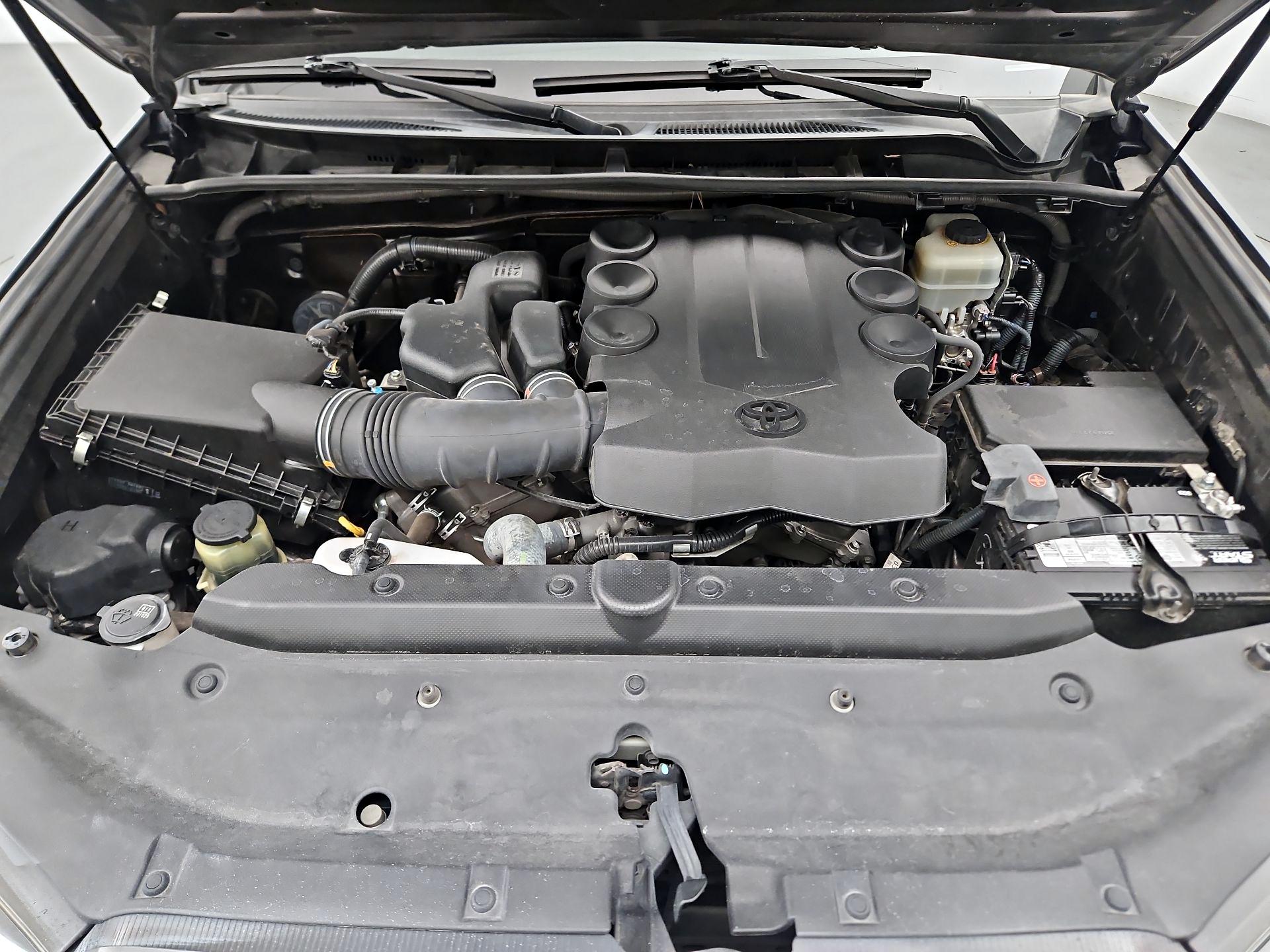 Thumbnail: 2015 Toyota 4Runner - 17