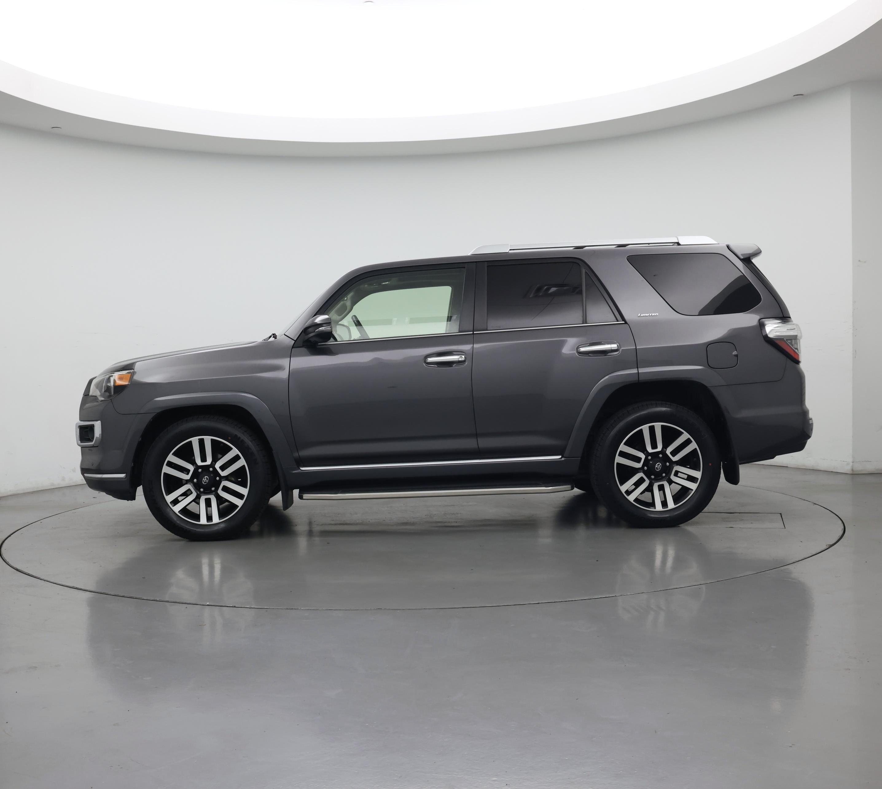 Thumbnail: 2015 Toyota 4Runner - 3