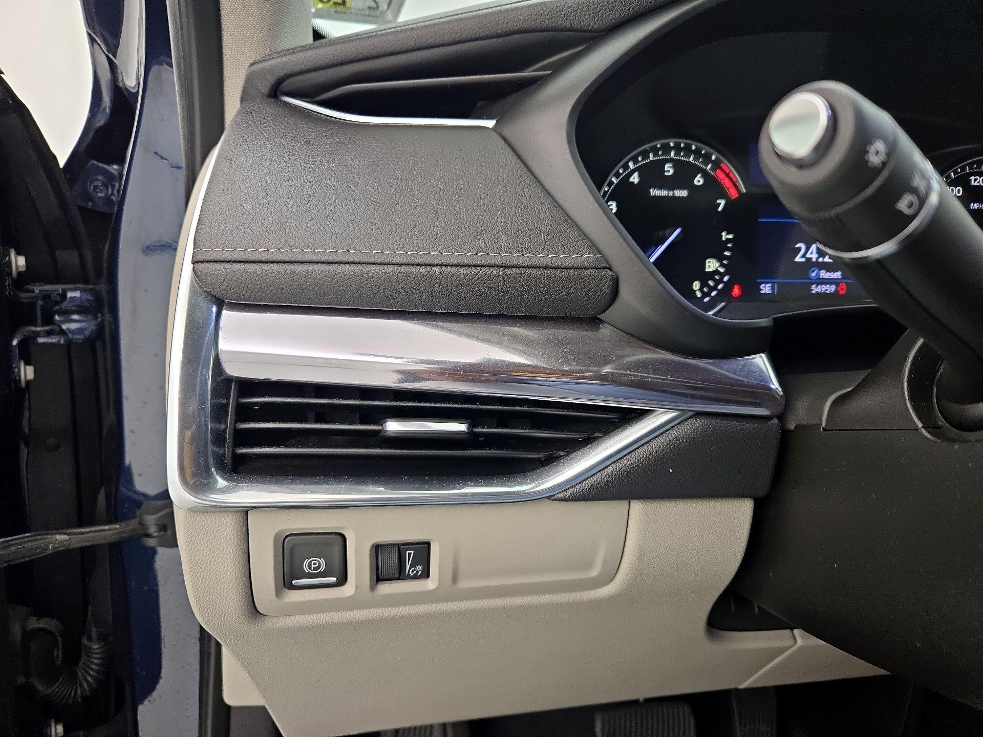 Thumbnail: 2019 Cadillac XT4 - 13