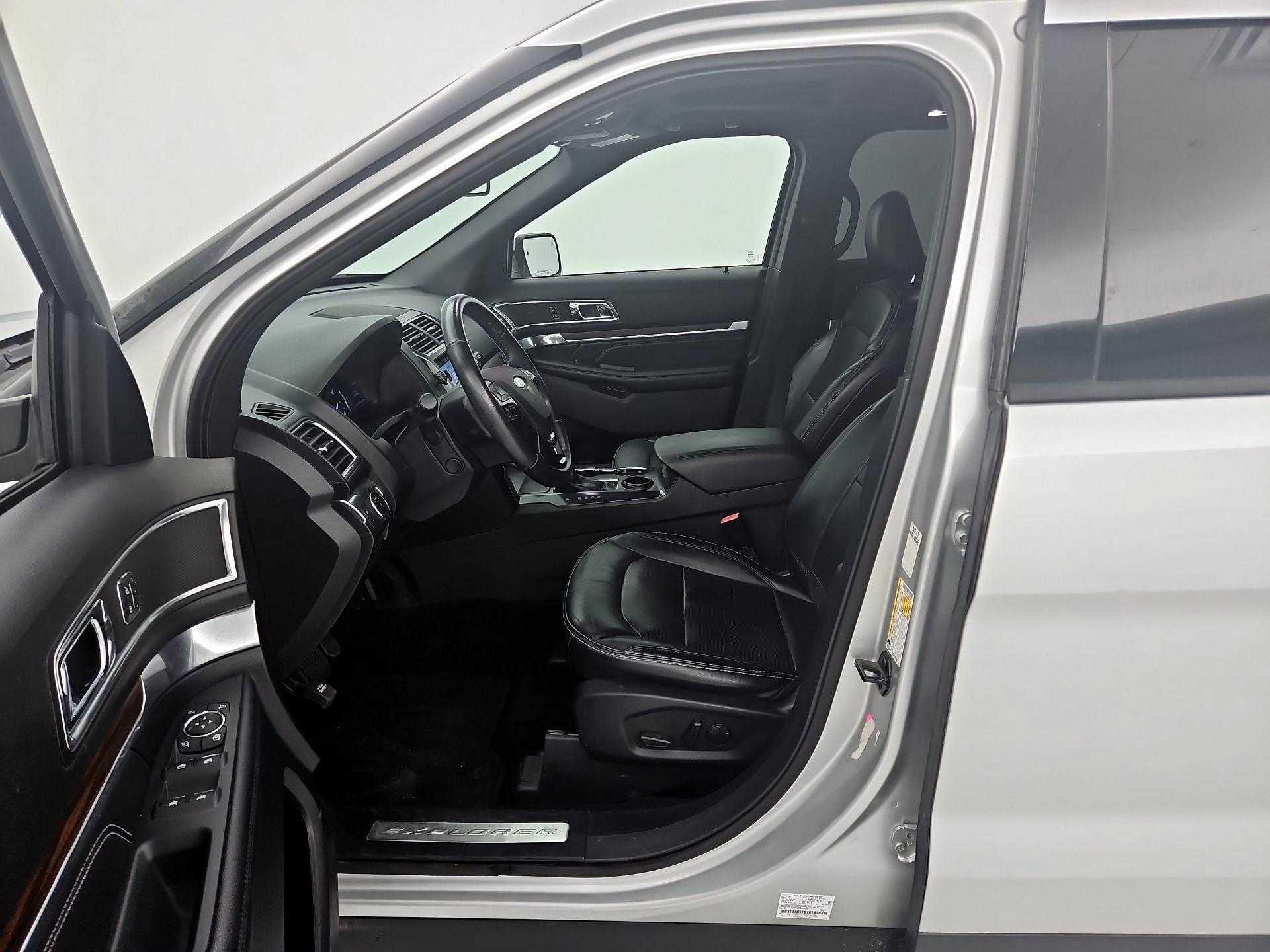 Thumbnail: 2019 Ford Explorer - 11