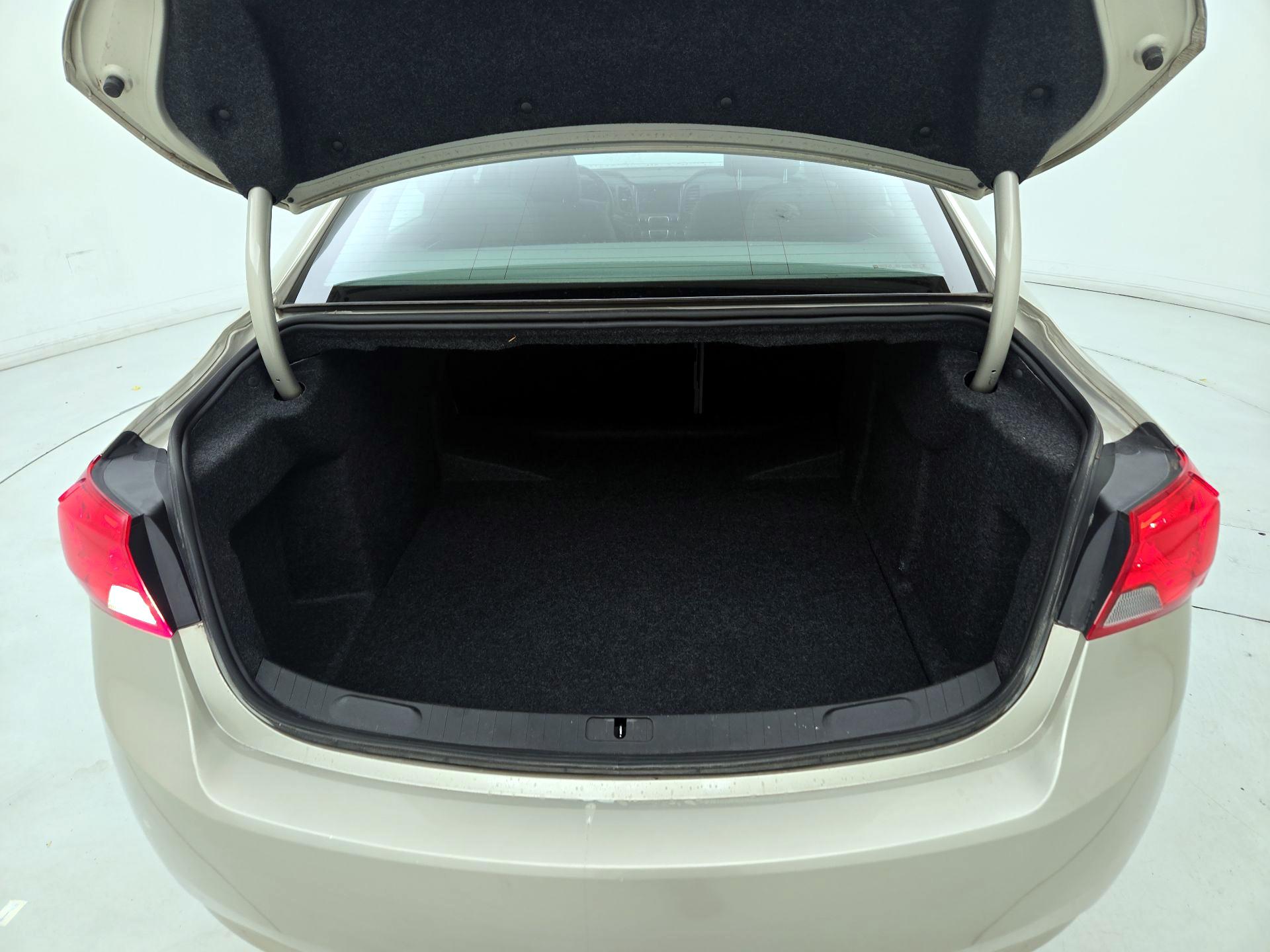 Thumbnail: 2014 Chevrolet Impala - 19