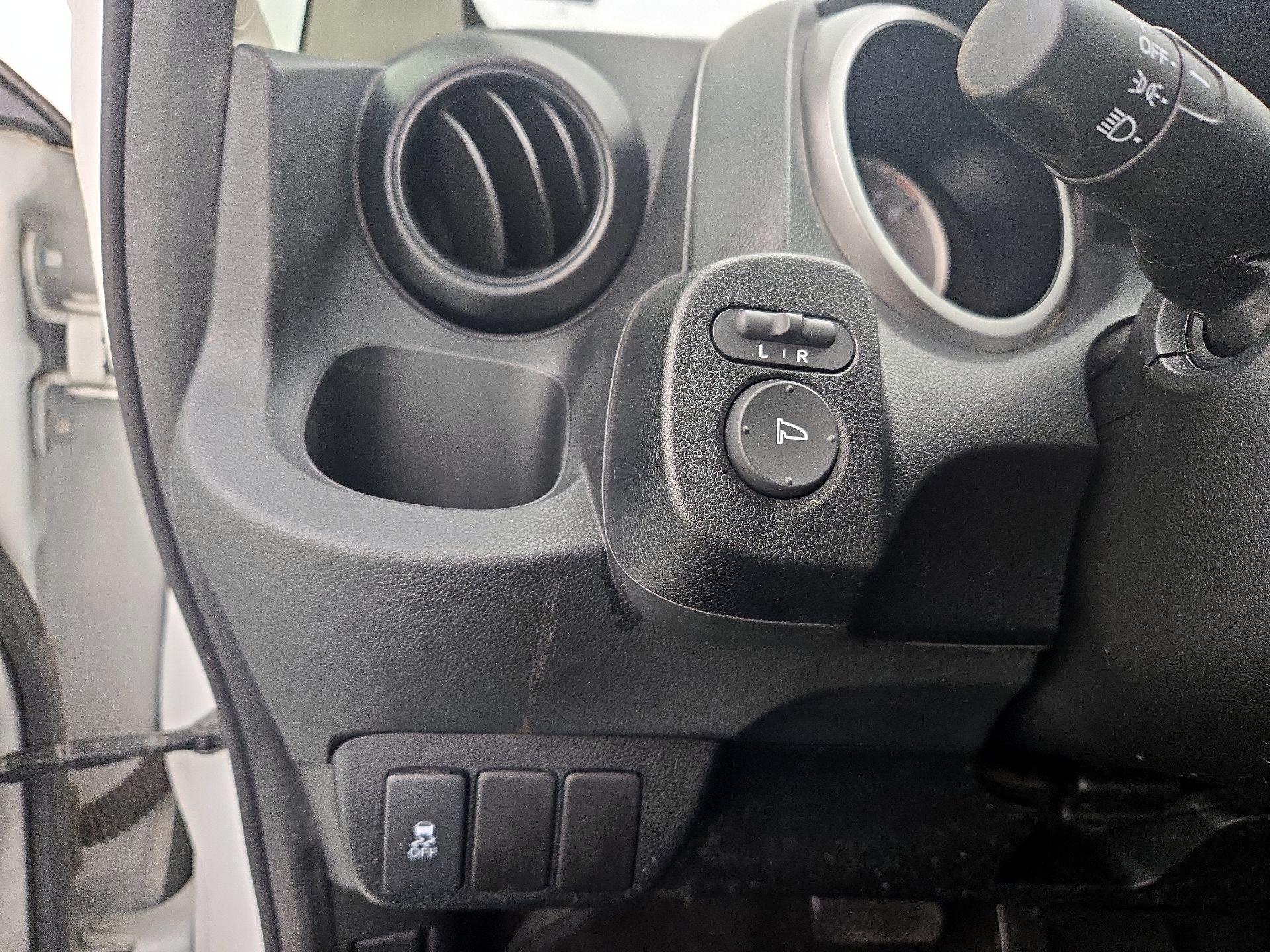 Thumbnail: 2013 Honda Fit - 13