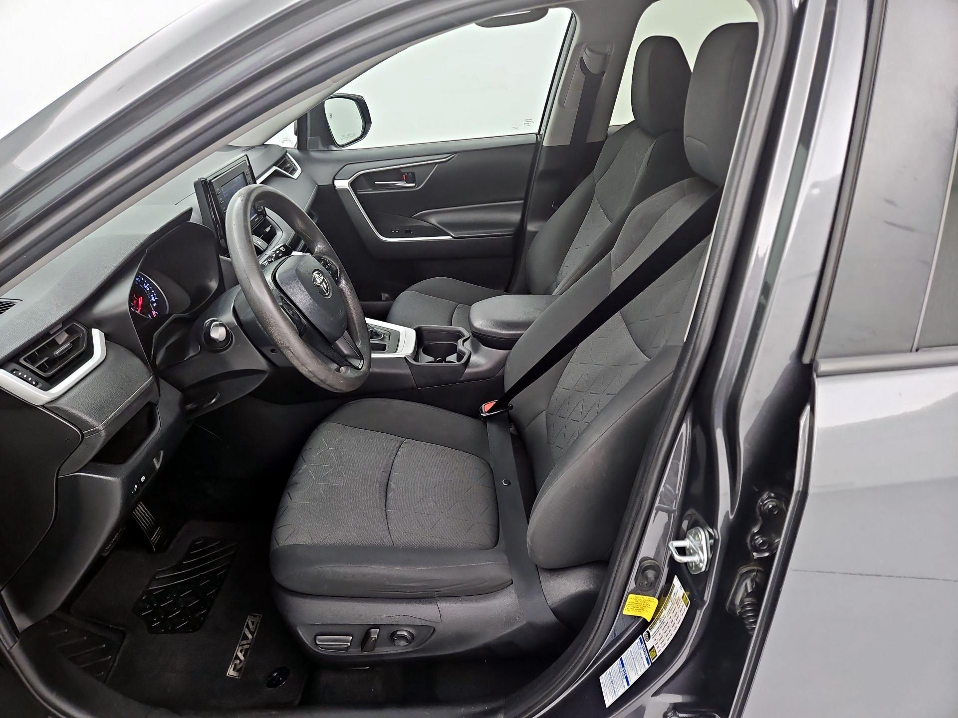 Thumbnail: 2020 Toyota RAV4 - 11