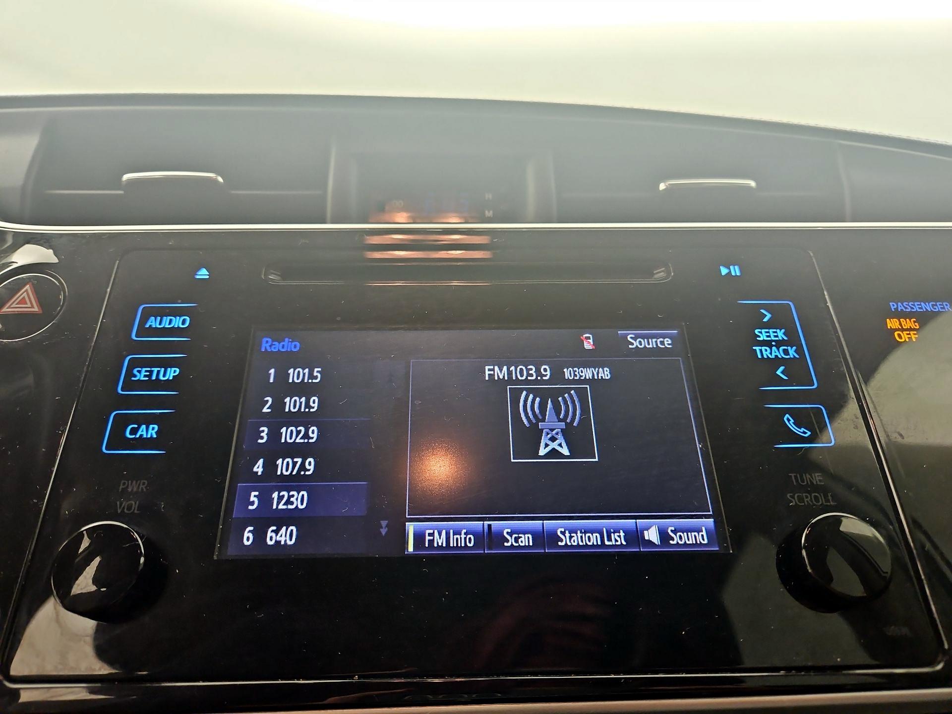 Thumbnail: 2019 Toyota Corolla - 15