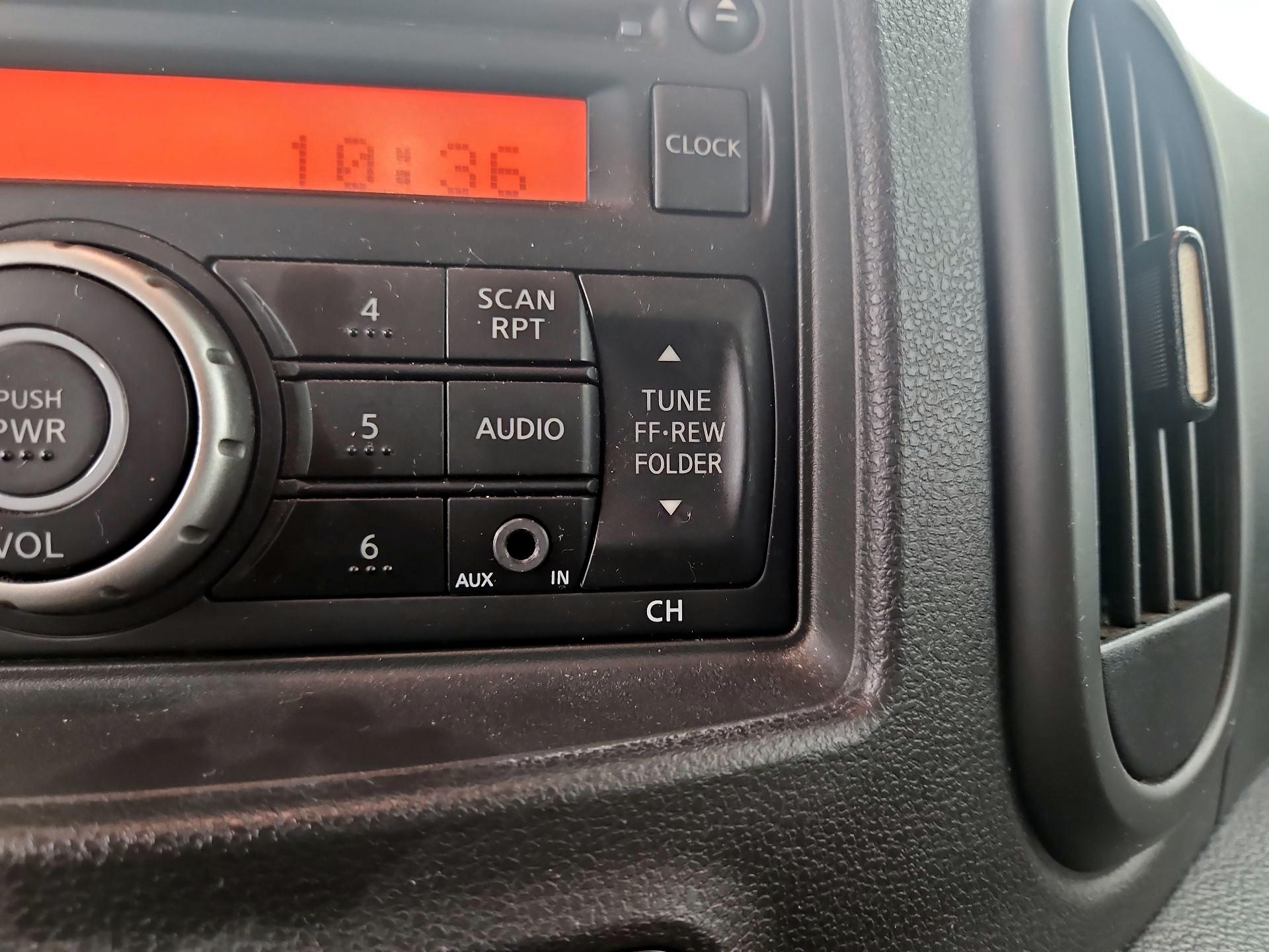 Thumbnail: 2013 Nissan Cube - 17