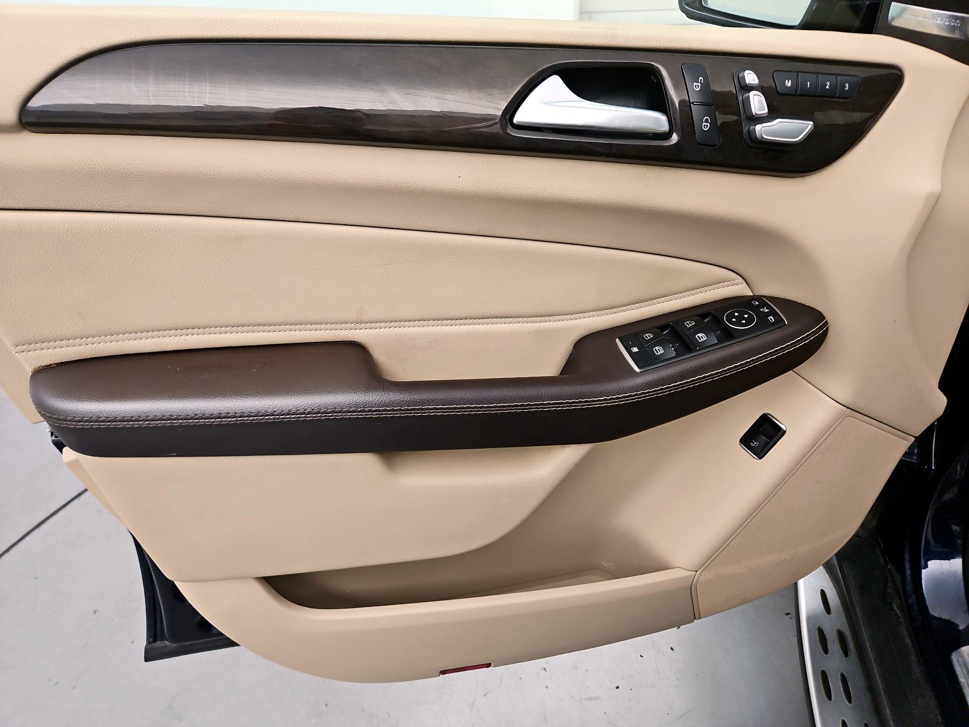 Thumbnail: 2017 Mercedes-Benz GLE - 12