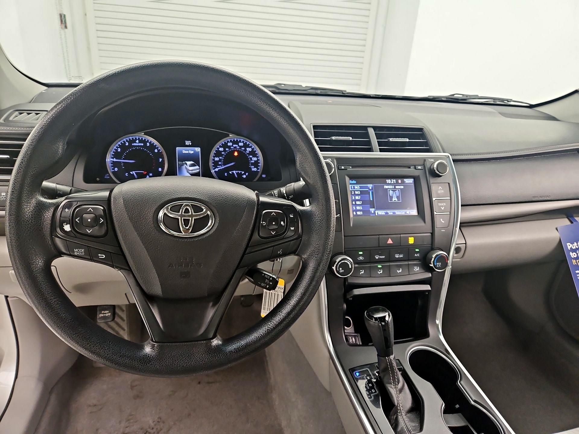 Thumbnail: 2017 Toyota Camry - 9