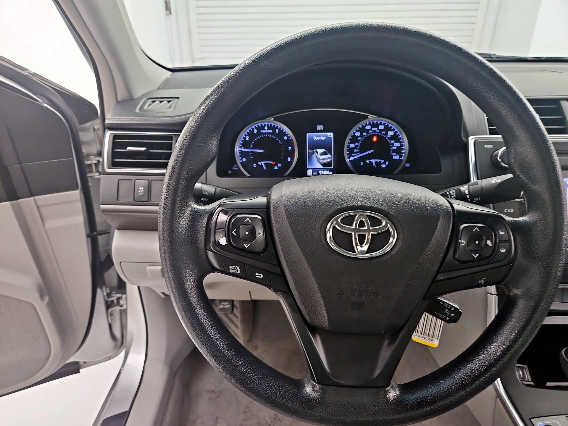 Thumbnail: 2017 Toyota Camry - 10