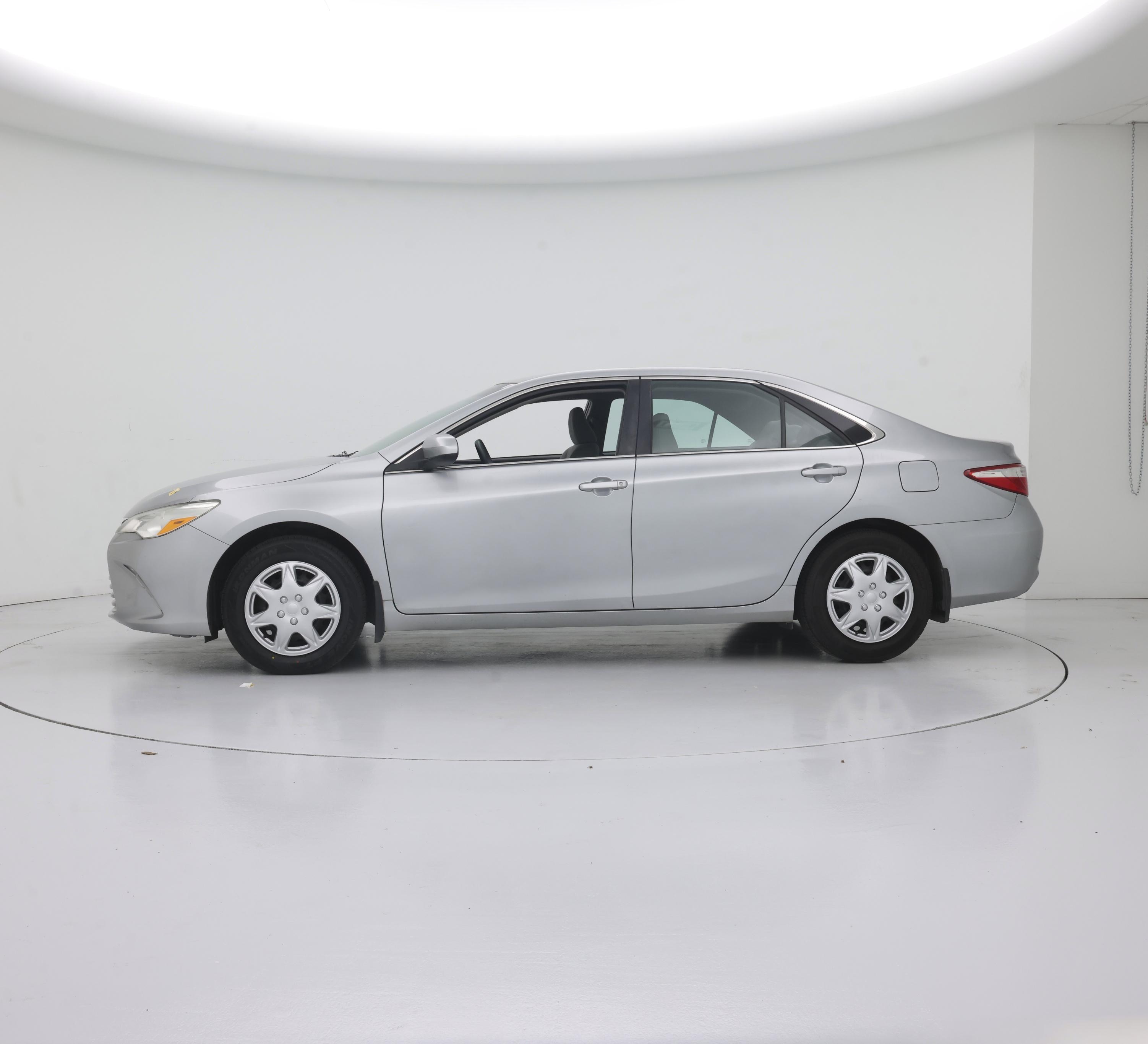 Thumbnail: 2017 Toyota Camry - 3