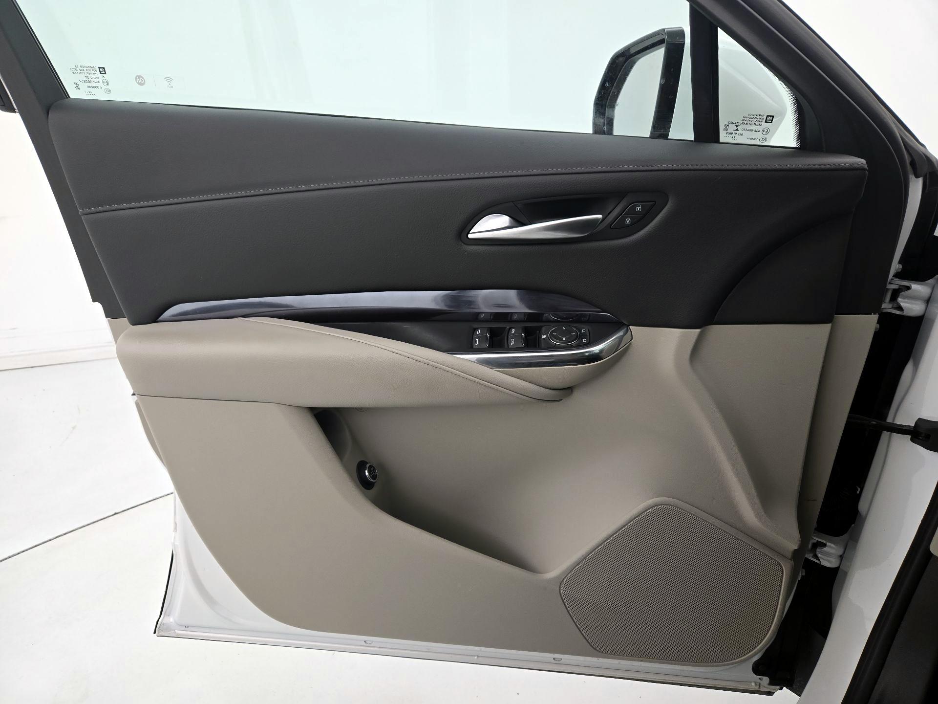 Thumbnail: 2023 Cadillac XT4 - 12