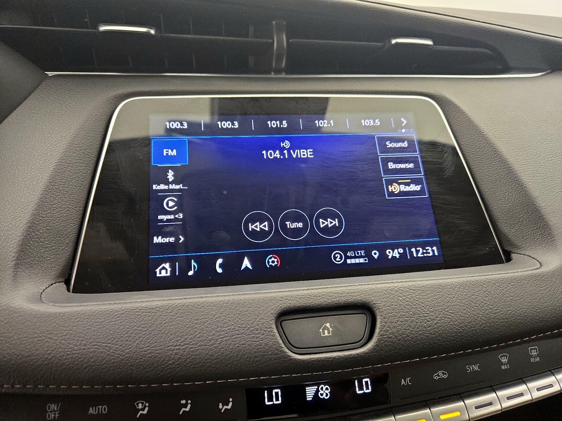 Thumbnail: 2023 Cadillac XT4 - 16