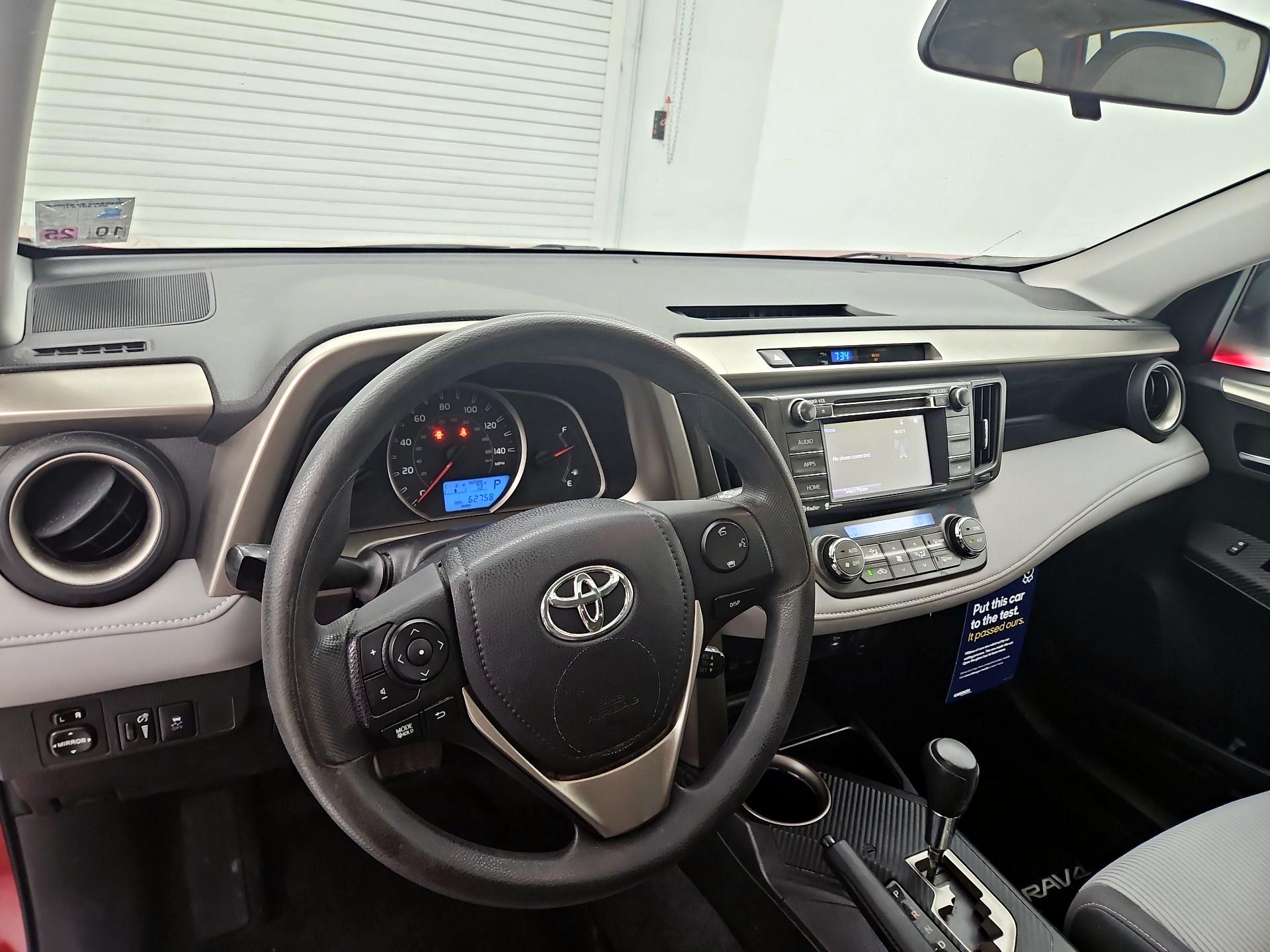 Thumbnail: 2015 Toyota RAV4 - 9
