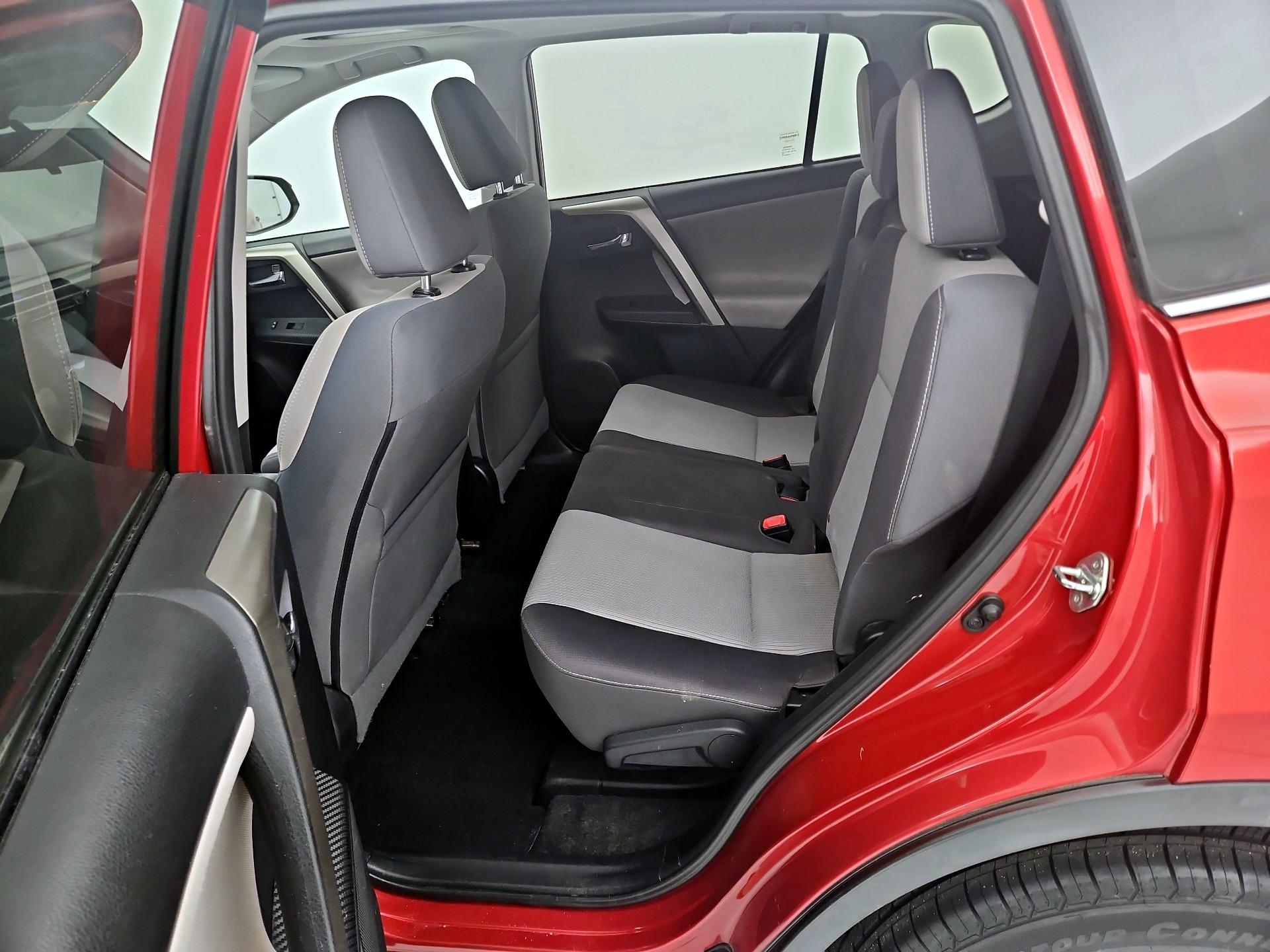 Thumbnail: 2015 Toyota RAV4 - 20