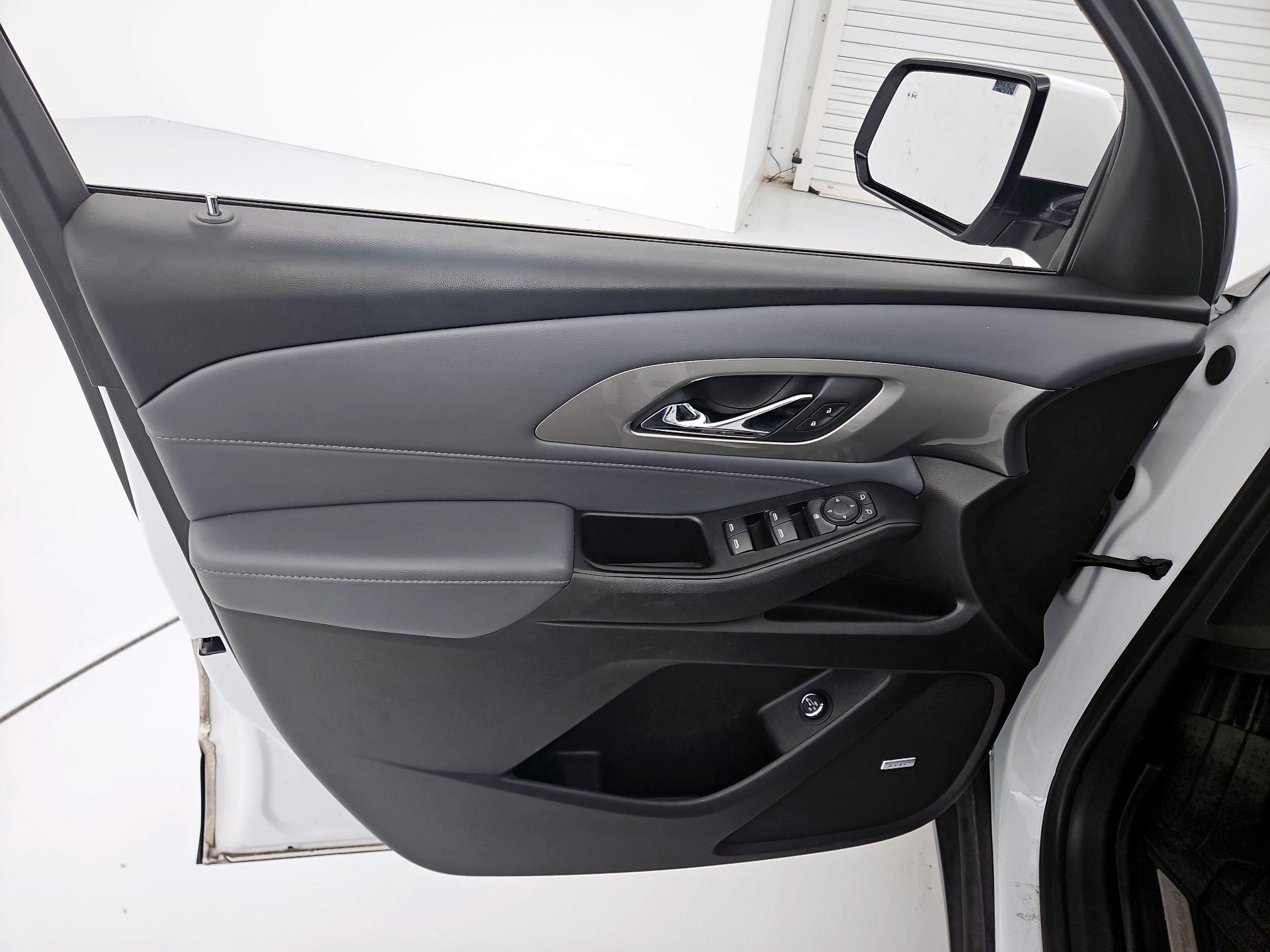 Thumbnail: 2019 Chevrolet Traverse - 12