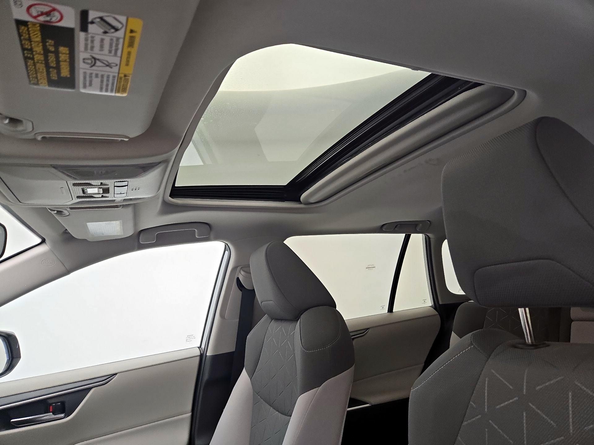 Thumbnail: 2020 Toyota RAV4 - 19