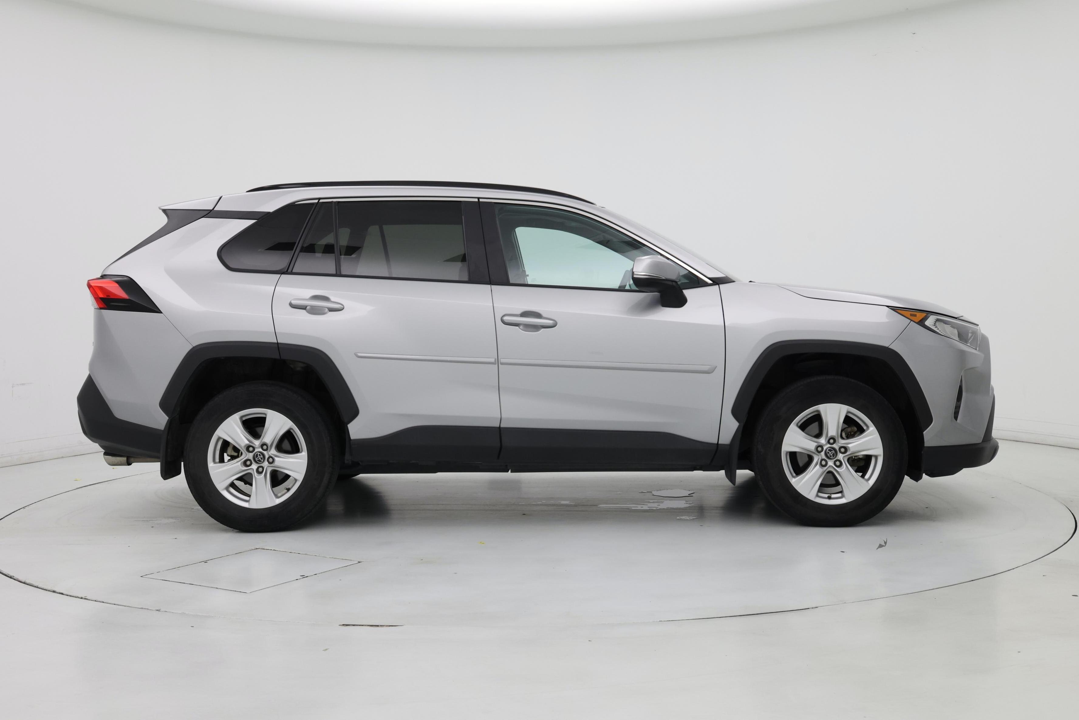 Thumbnail: 2020 Toyota RAV4 - 7